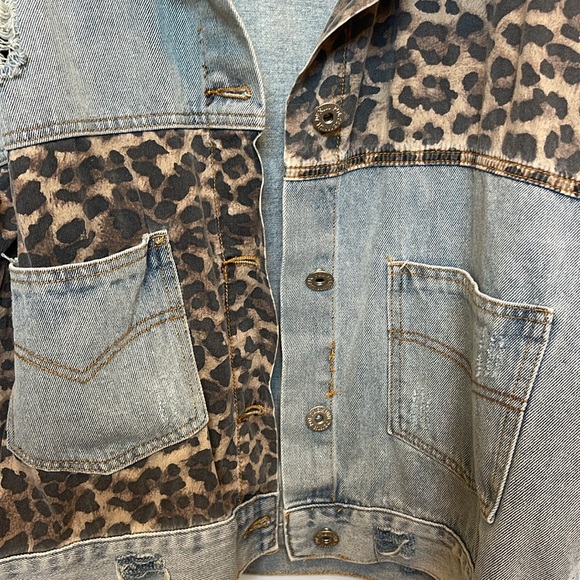 Cheetah print jean jacket - Picture 2 of 4